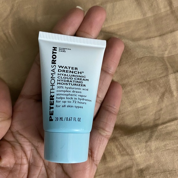 Peter Thomas Roth moisturiser - Picture 1 of 2